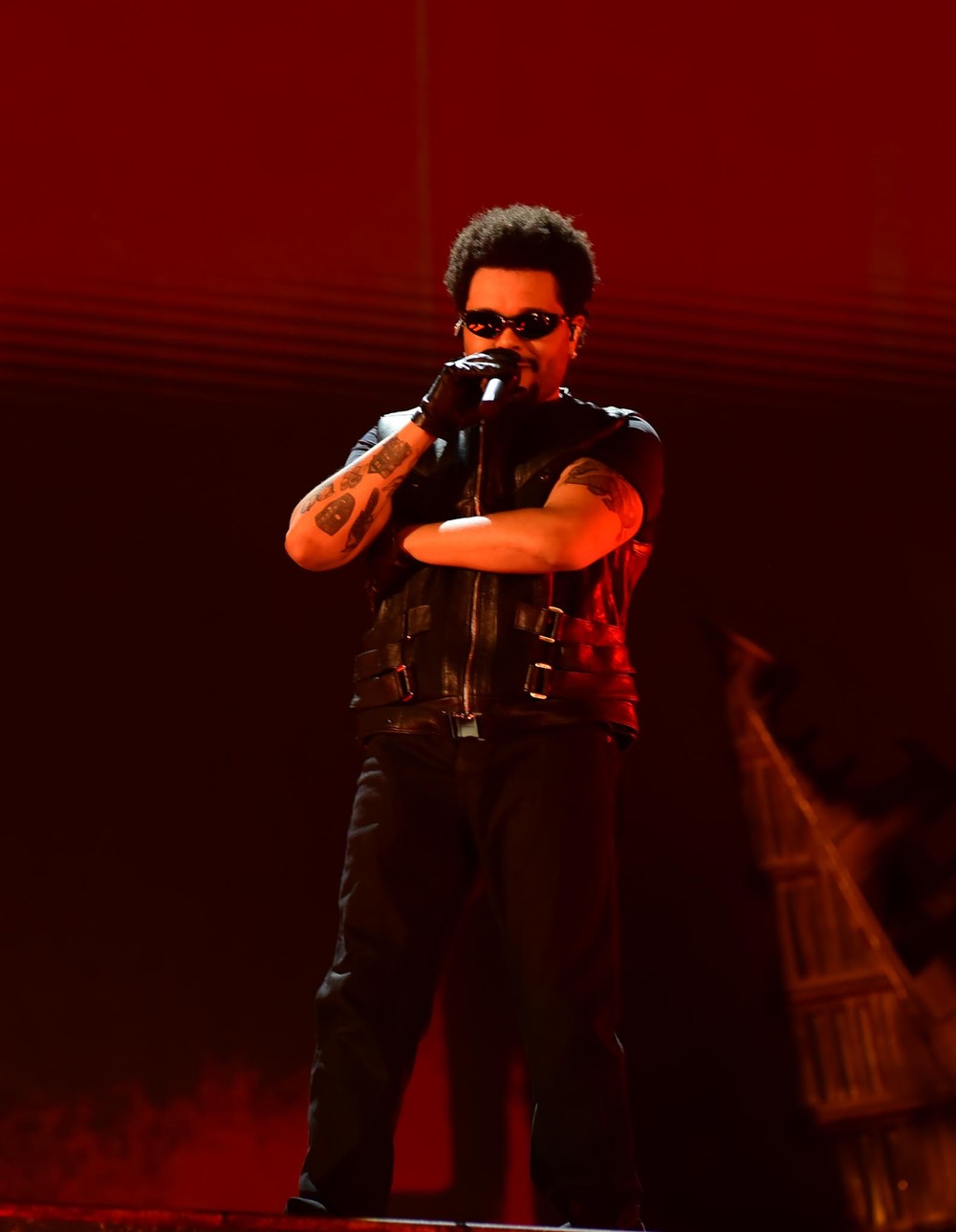 Anitta e The Weeknd anunciam parceria com a música 'Rio' durante show ...