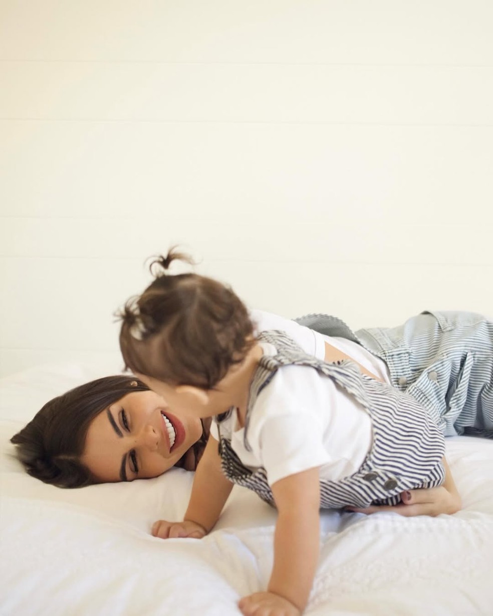 Amanda Kimberlly com a filha — Foto: Reprodução/Instagram