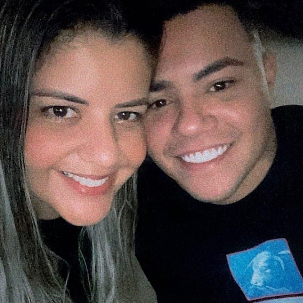 Felipe Araújo relembra 11 meses sem o irmão, Cristiano, e a cunhada, Allana:  Amo muito vocês