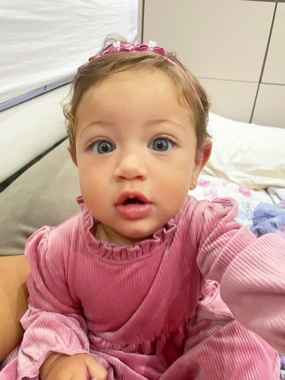 Camila Campos, cantora gospel que deu à luz logo após diagnóstico de câncer, exibe filha com 10 meses — Foto: Reprodução/Instagram