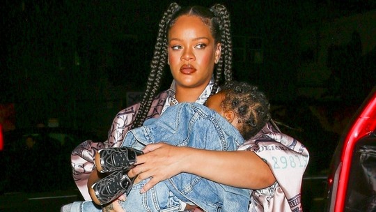 Rihanna dá à luz uma menina, diz site
