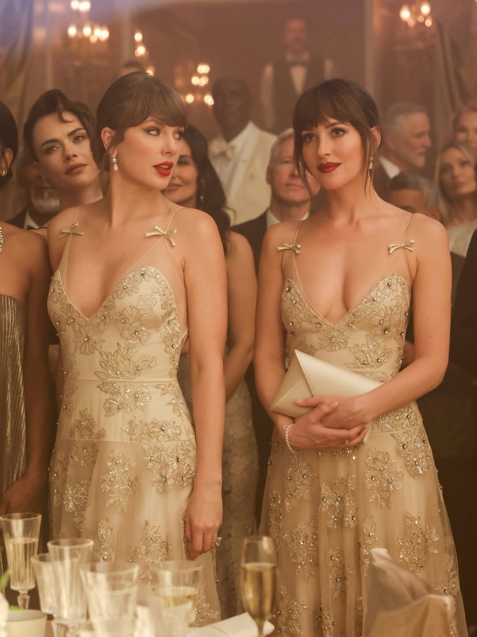 Dakota Johnson e Taylor Swift durante clipe Patient Zero' — Foto: Reprodução/Instagram