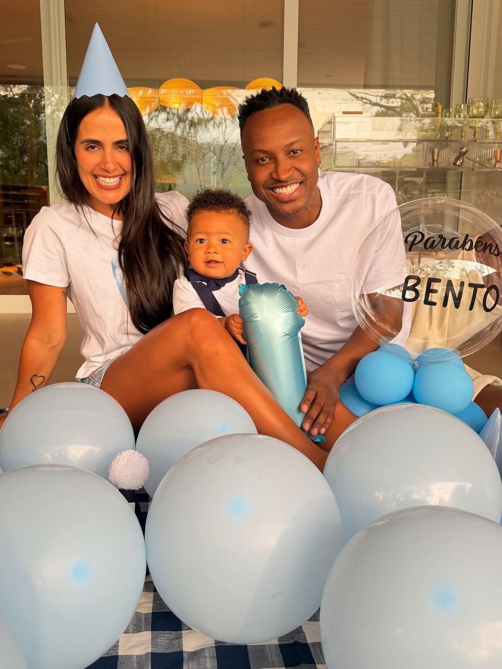 Carol Peixinho e Thiaguinho comemoram primeiro ano do filho, Bento, com festa em casa — Foto: Reprodução/Instagram