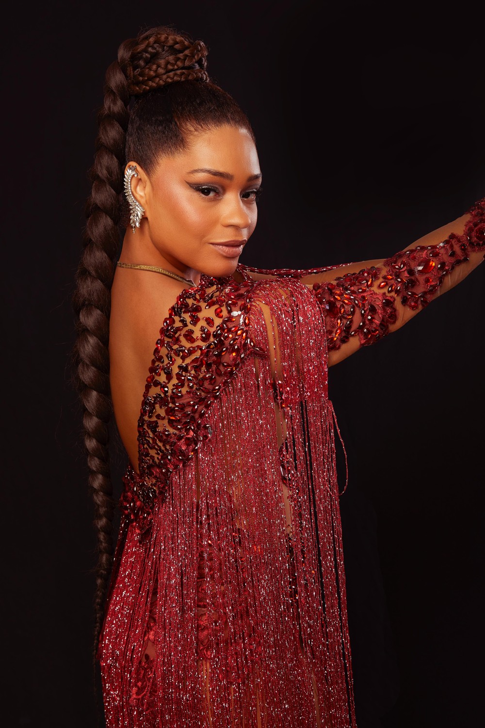 Juliana Alves faz ensaio em clima de Carnaval e diz que este ano