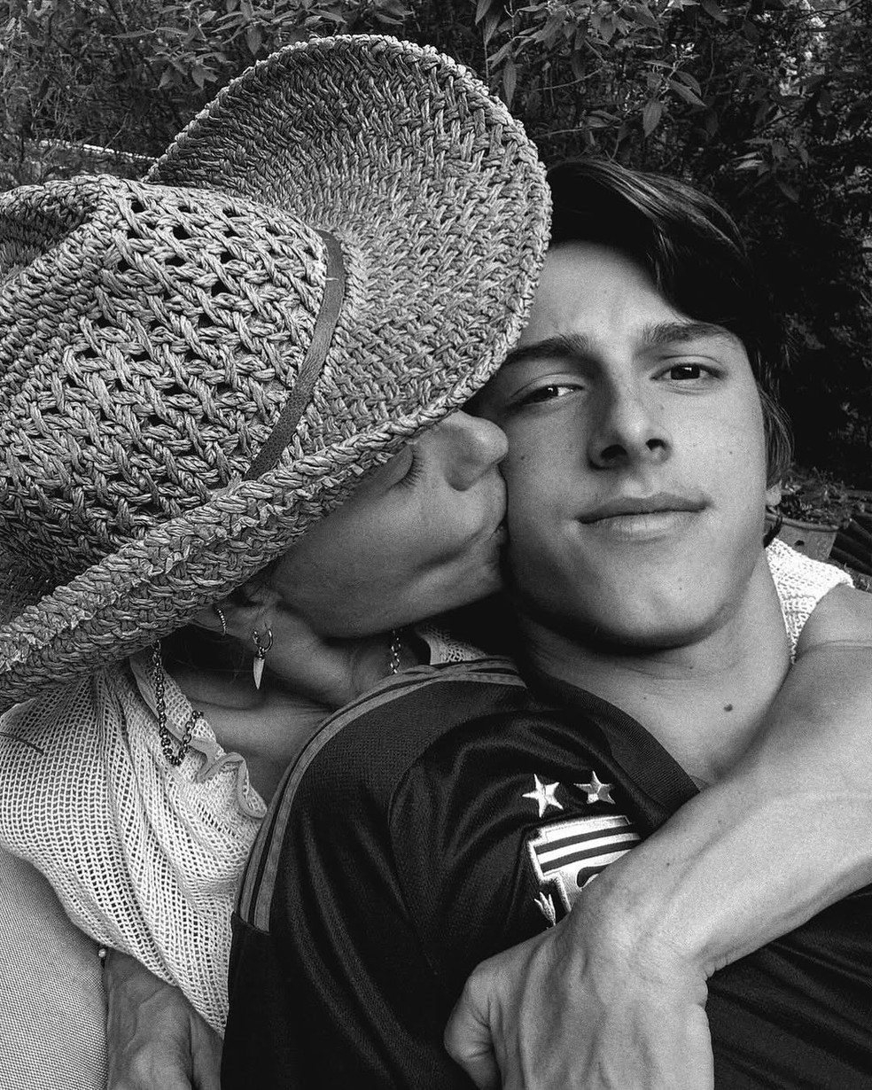 Carolina Dieckmann com o filho, Jos&eacute; Worcman &mdash; Foto: Reprodu&ccedil;&atilde;o/Instagram