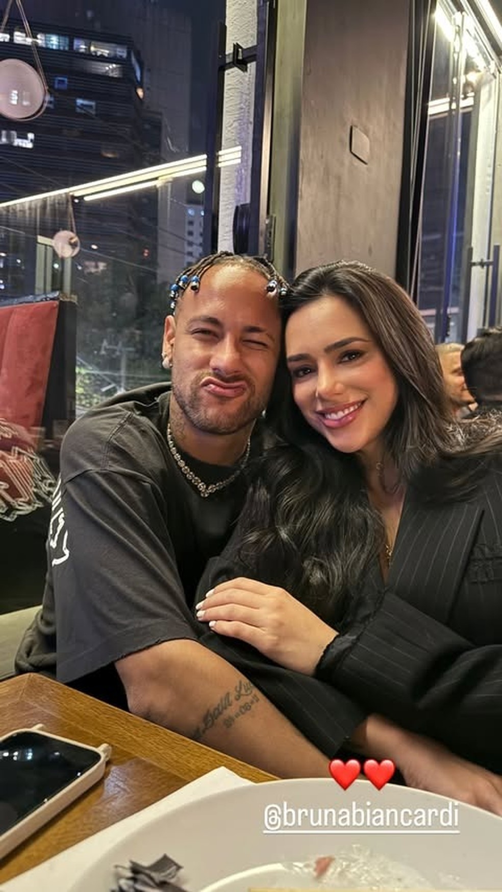 Neymar e Bruna Biancardi curtem 'vale night' juntos — Foto: Reprodução/Instagram