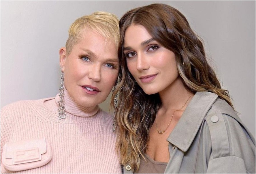 Xuxa conta que costuma dar banho em Sasha: 'Lavo como se fosse um bebê'