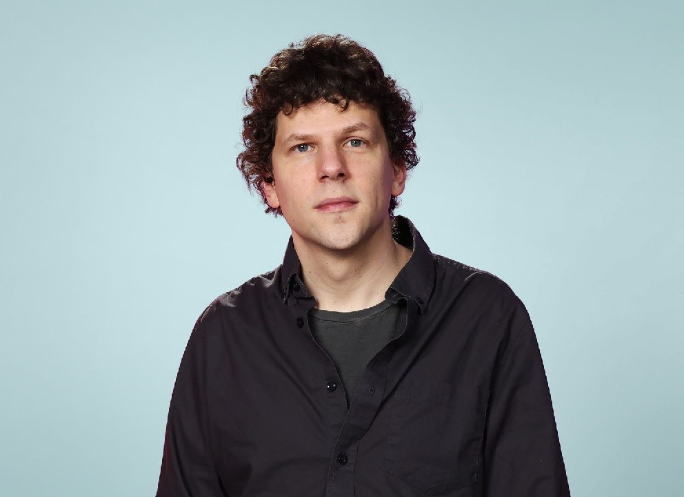 Jesse Eisenberg diz que carreira foi prejudicada após prêmio por atuação ruim em 'Batman vs Superman'