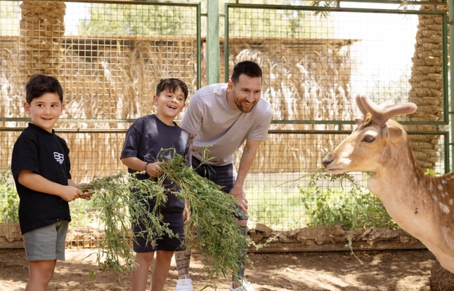 Lionel Messi com os filhos