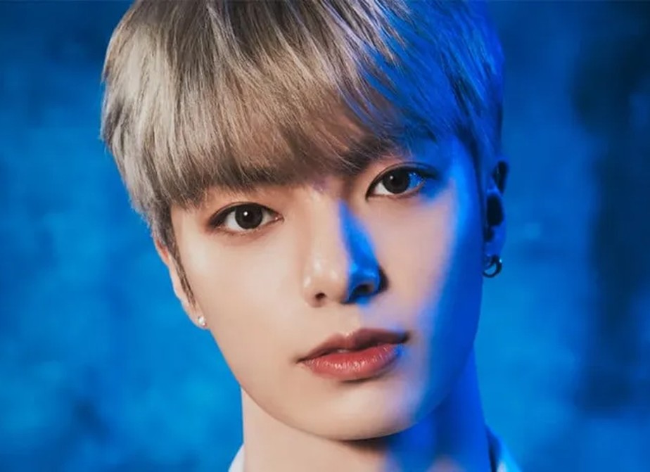 Astro do K-Pop é expulso de grupo após agredir namorada