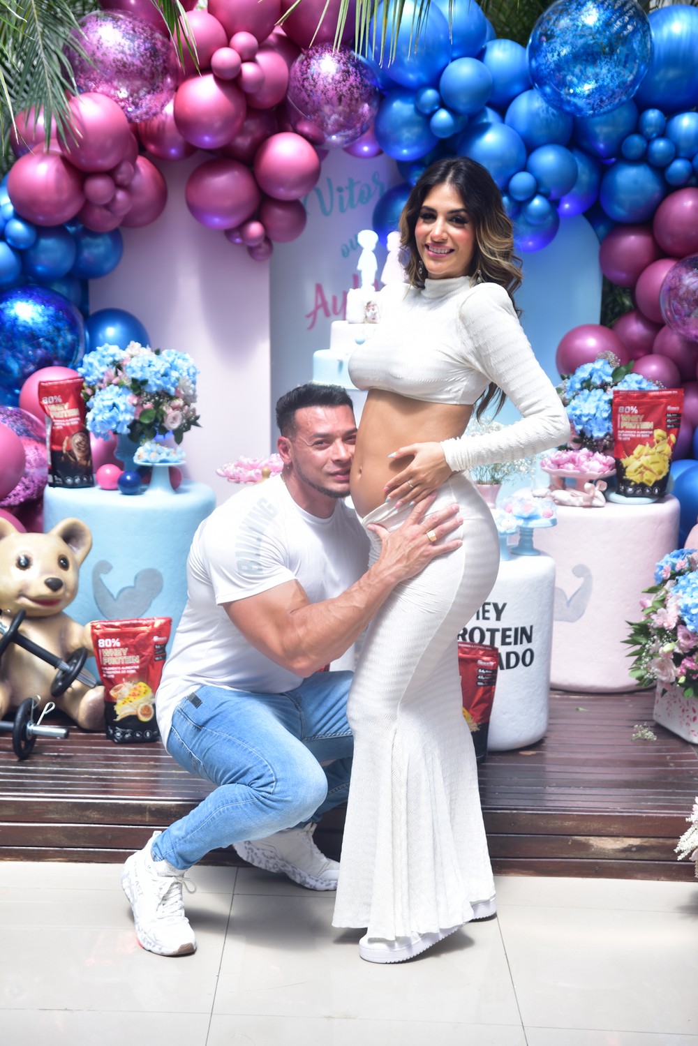 Felipe Franco e Inaê Barros fazem chá revelação para descobrir sexo do ...