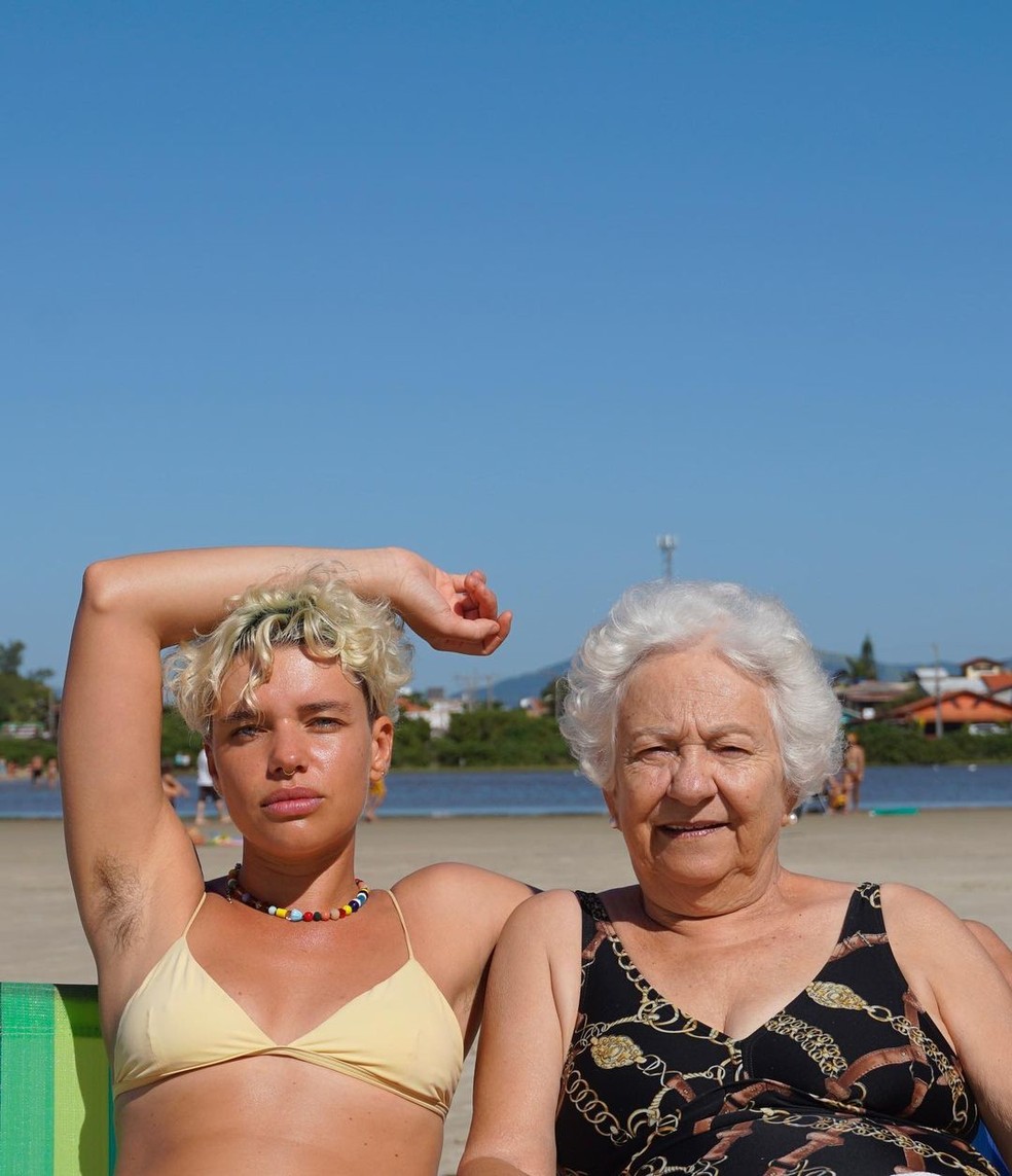 Bruna Linzmeyer com a avó — Foto: Reprodução/Instagram