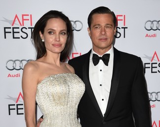 Angelina Jolie passa fim do ano com os filhos em Nova York