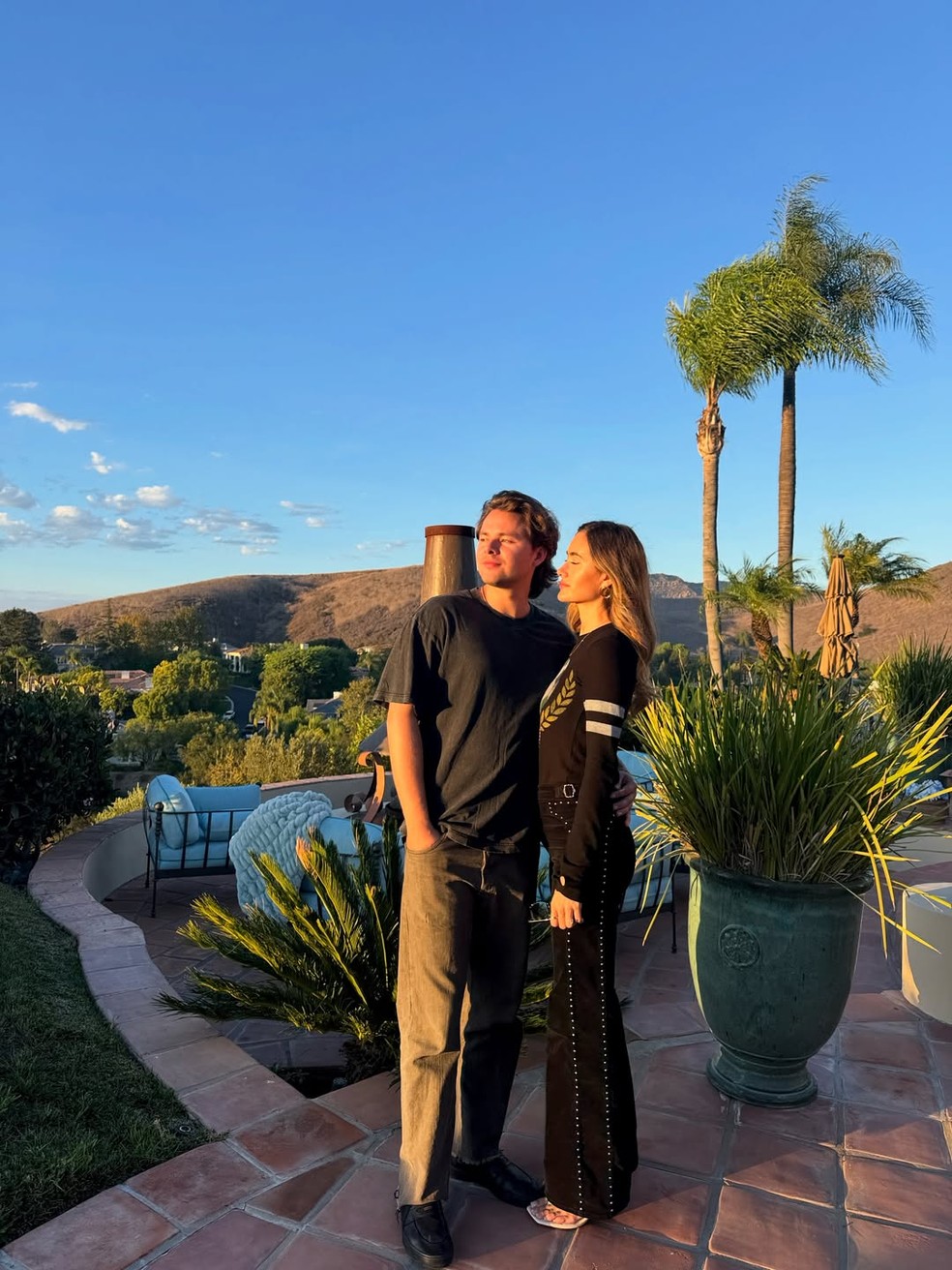 Heather Locklear comemora os 65 anos com família e o namorado, Lorenzo Lamas — Foto: Reprodução/Instagram