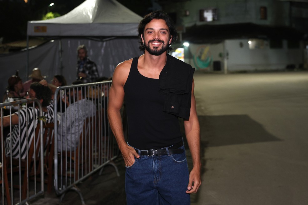 Elenco de 'A Nobreza do Amor' se reúne em festa junina no Rio de Janeiro