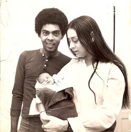 Gilberto Gil e Sandra Gadelha lutaram pelo registro de Preta já nos primeiros dias de vida, não era comum registrar alguém com esse nome, então tiveram que acrescentar Maria como segundo nome de Preta Gil. — Foto: Reprodução/ Instagram