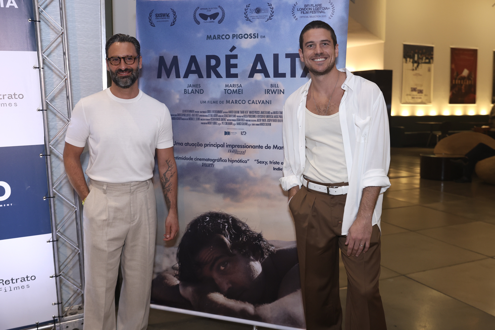 Marco Pigossi e o marido, Marco Calvani, recebem famosos em pré-estreia ...