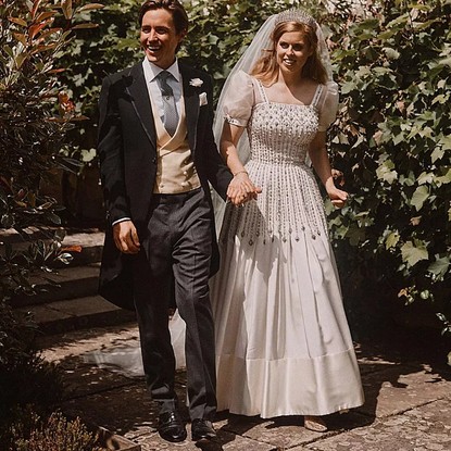 Casamento da princesa Beatrice e Edoardo Mapelli Mozzi; noiva usou vestido da rainha Elizabeth