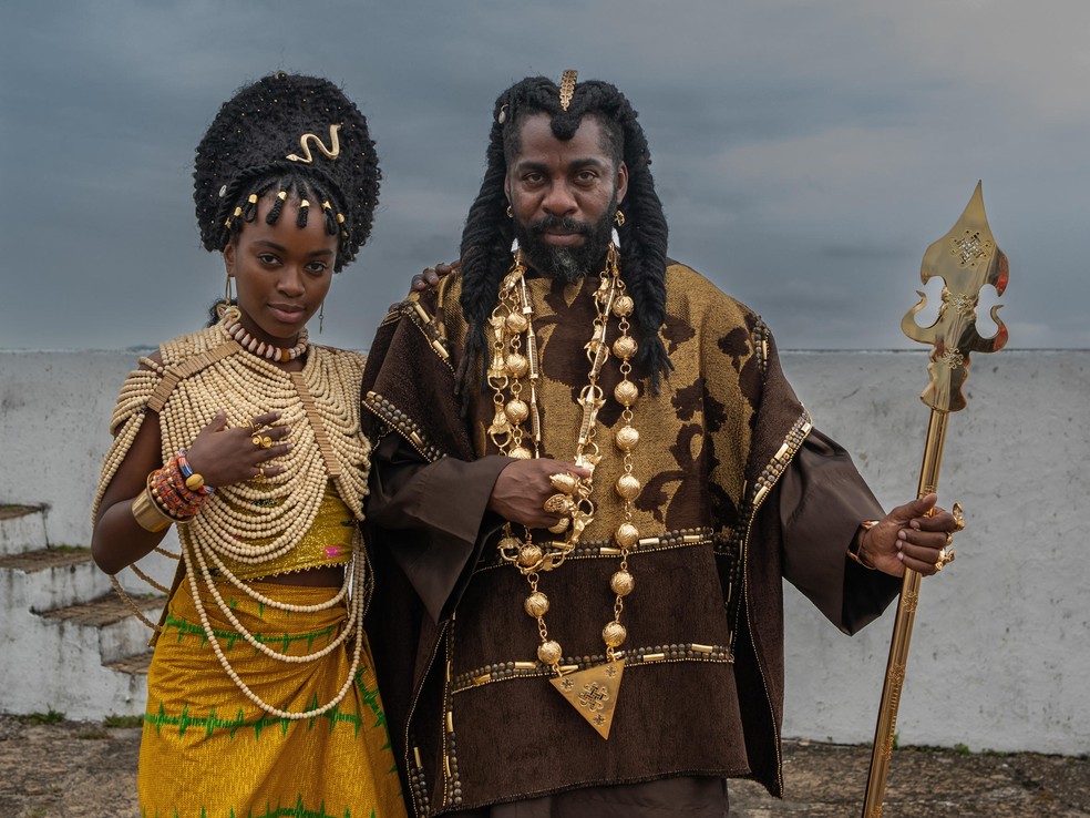 Jendal (Lázaro Ramos) e sua filha Kênia (Nikolly Fernandes) — Foto: Globo/ Estevam Avellar