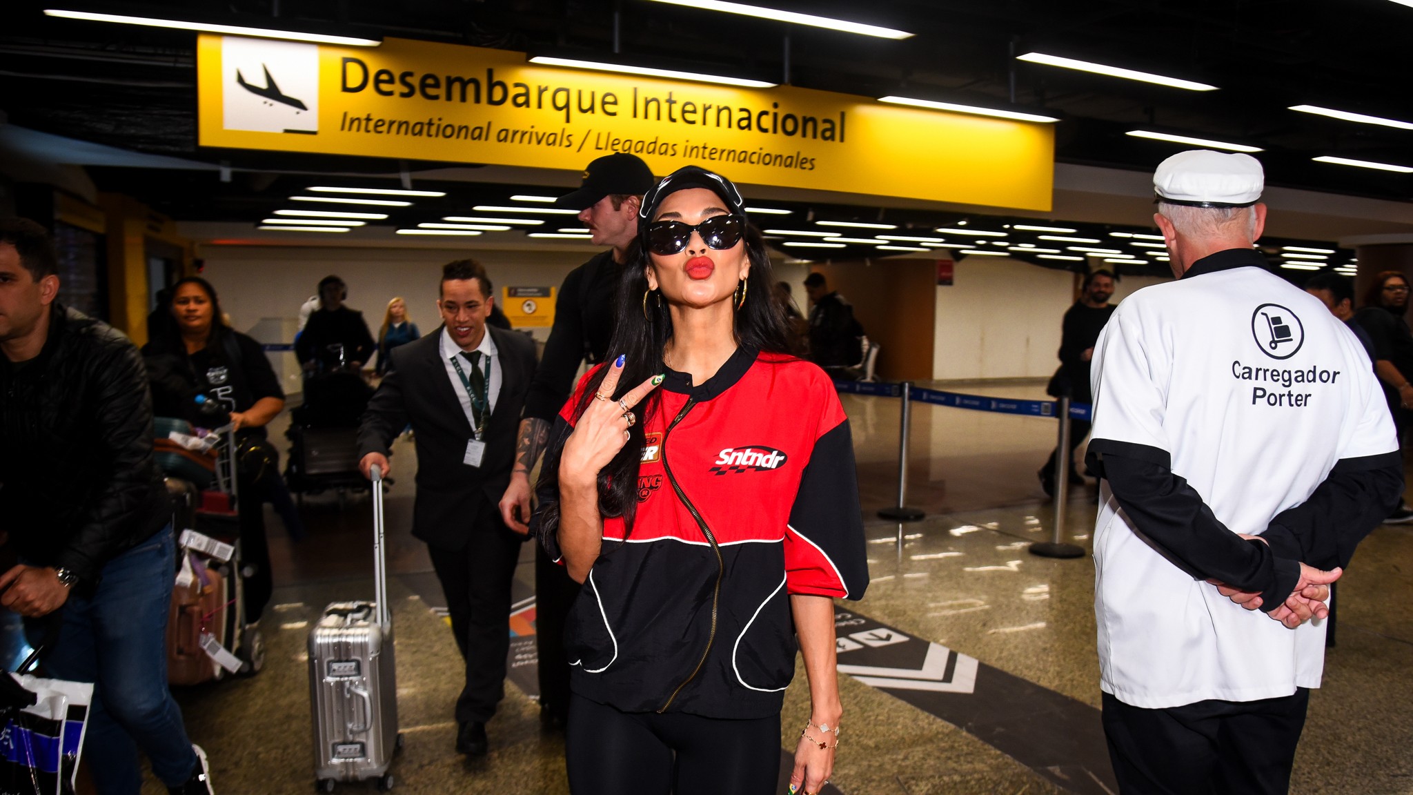 Nicole Scherzinger desembarca em SP e faz homenagem ao Brasil antes de show com as Pussycat Dolls - Foto