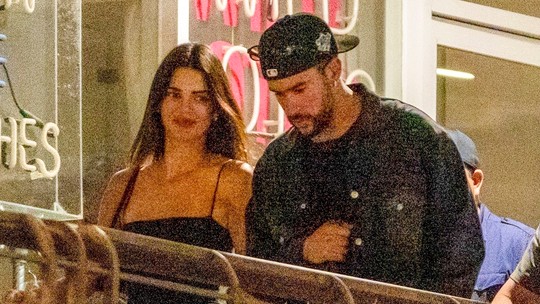 Kendall Jenner e Bad Bunny têm jantar romântico 
