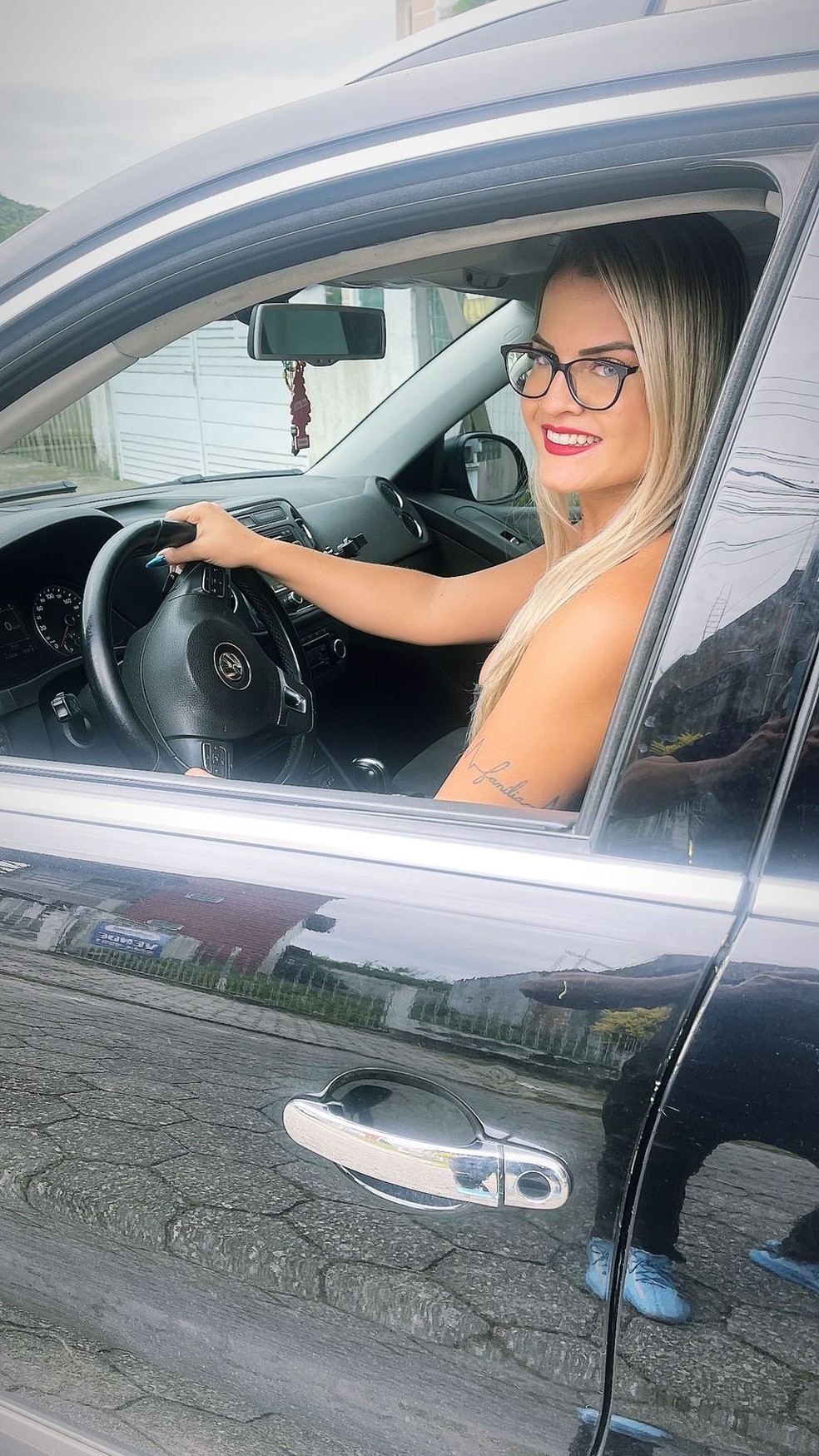 Influencer ganha carrão do marido após sexo com ator pornô: Fetiche nosso