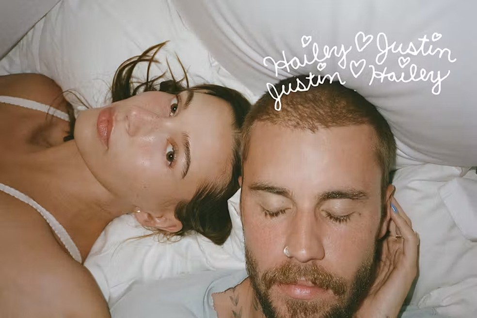 Hailey Bieber e Justin Bieber para a revista 'WYouth' — Foto: Divulgação/WYouth/Arquivo Pessoal