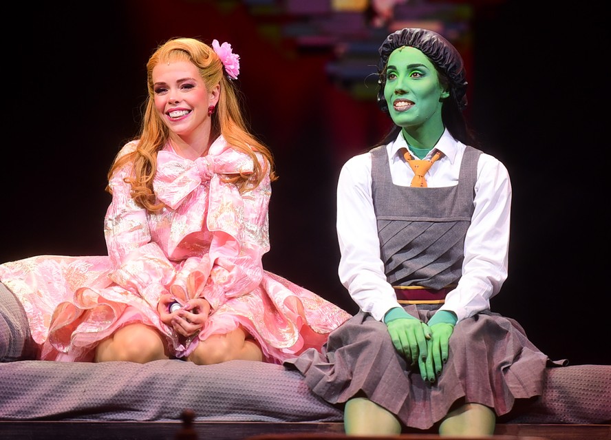 Wicked volta aos palcos de São Paulo com 40 mil ingressos vendidos na