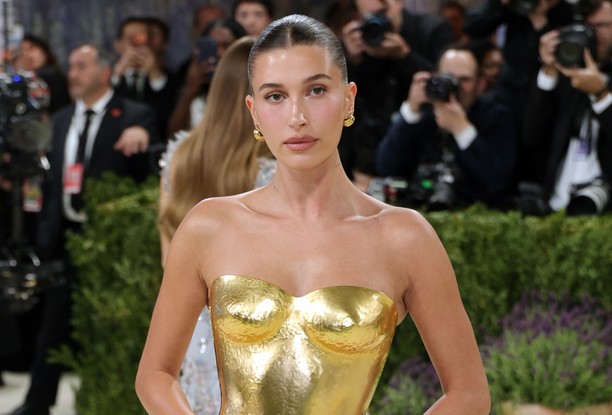 Saiba tudo sobre: Hailey Bieber