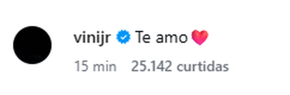 Vini Jr. se declara para Virginia Fonseca em álbum de fotos na Sardenha — Foto: Reprodução/Instagram