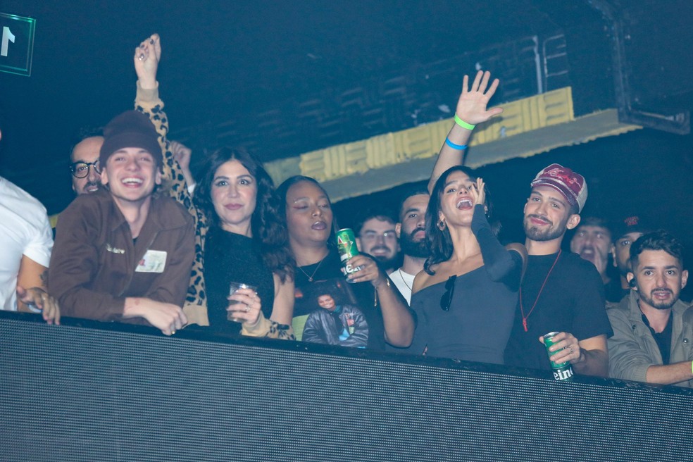 Juliano Floss, Foquinha, Lucas Guedez, Bruna Marquezine, João Guilherme e mais famosos em show de Marina Sena — Foto: Lucas Ramos / Brazil News