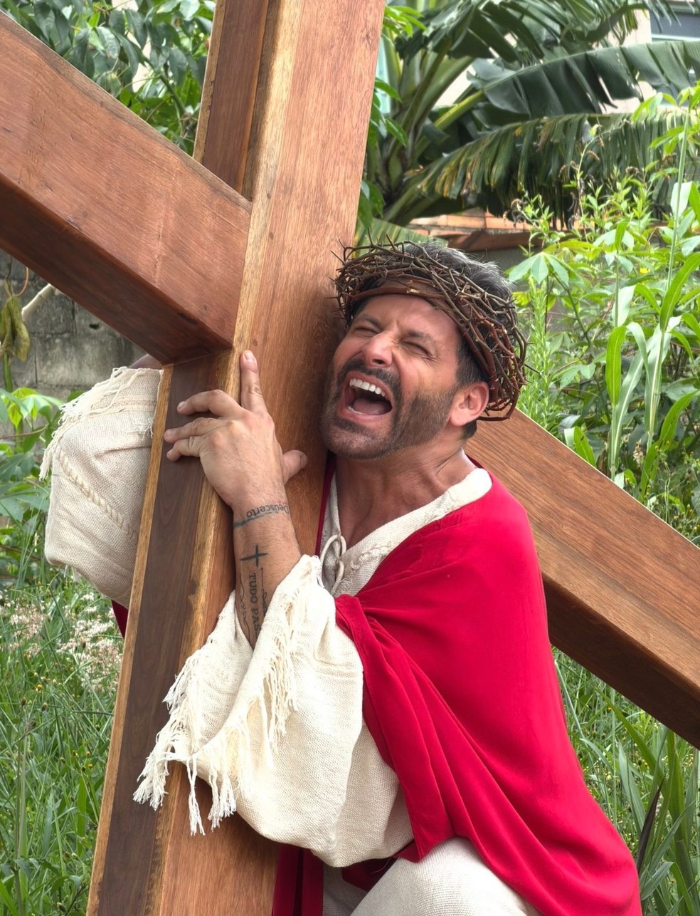 Henri Castelli vive Jesus em 'A Paixão de Cristo'. Foto: Dani Bassit/Divulgação