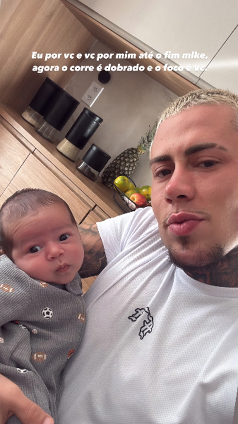 MC Daniel e Rás, seu filho com Lorena Maria — Foto: Reprodução/Instagram