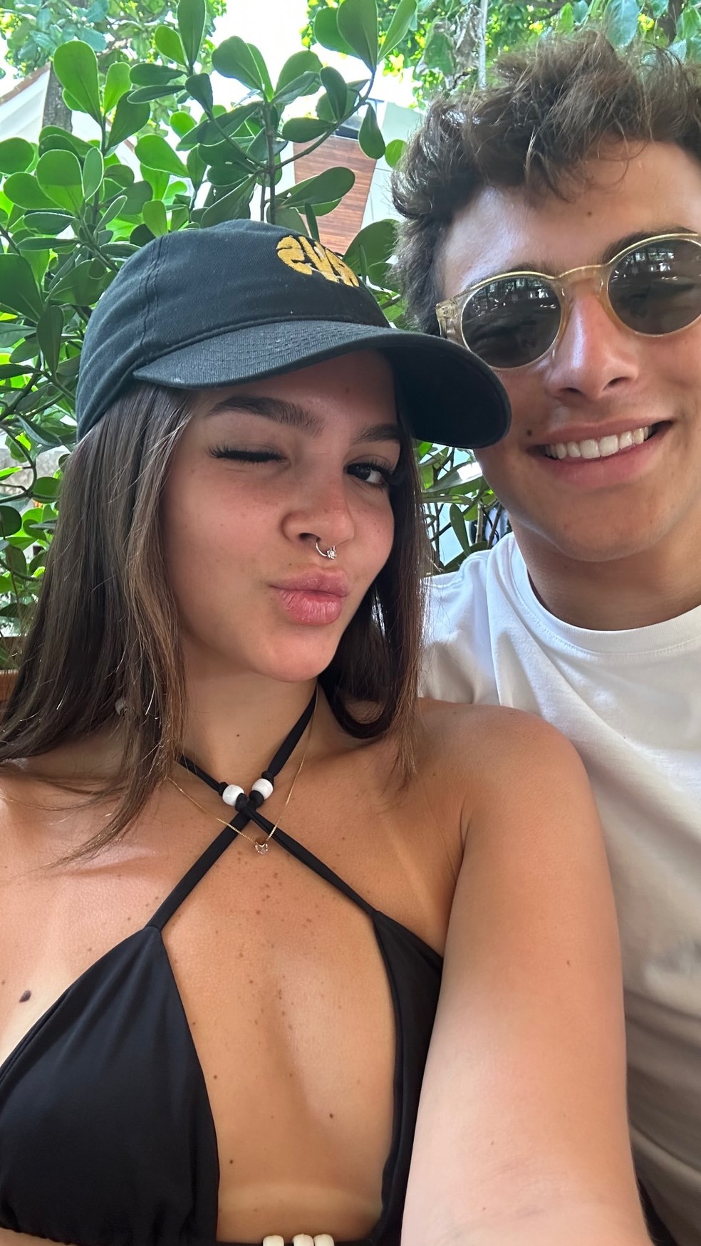 Mel Maia faz 20 anos, e ganha ovada do namorado e de amigos; assista