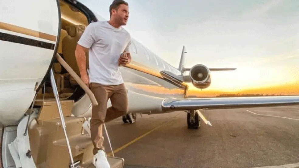 Wesley Safadão em seu avião particular — Foto: Reprodução/Instagram