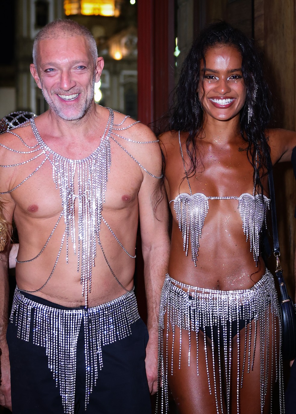 Vincent Cassel e a namorada, Narah Baptista, no Baile da Arara — Foto: Manu Scarpa/BrazilNews