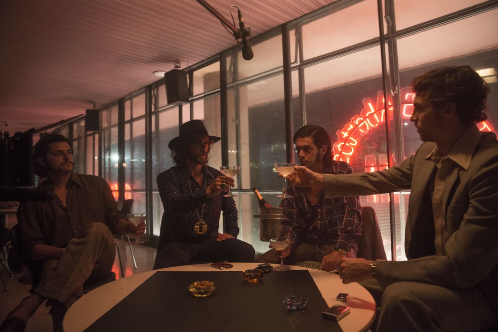 Bruno Legere (Bruno Gissoni), Fernand Legros (Raphael Kahn), Tomasso Buscetta (Valerio Morigi) e Lucien Sarti (Aksel Ustun) — Foto: Divulgação