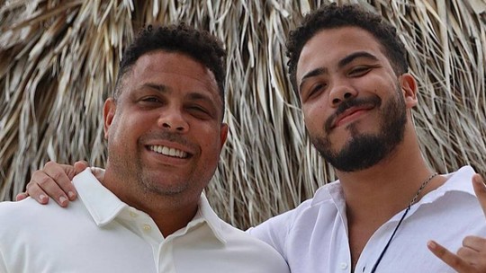 DJ Ronald revela presente de casamento para o pai, Ronaldo Nazário e Celina Locks