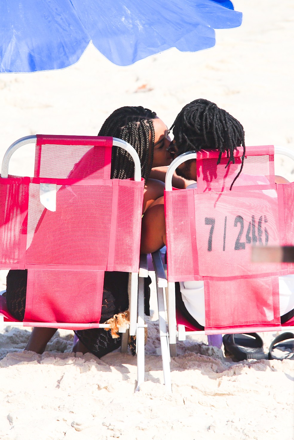 Aline Patriarca e Diogo Almeida v&atilde;o &agrave; praia no Rio &mdash; Foto: Dilson Silva / Agnews