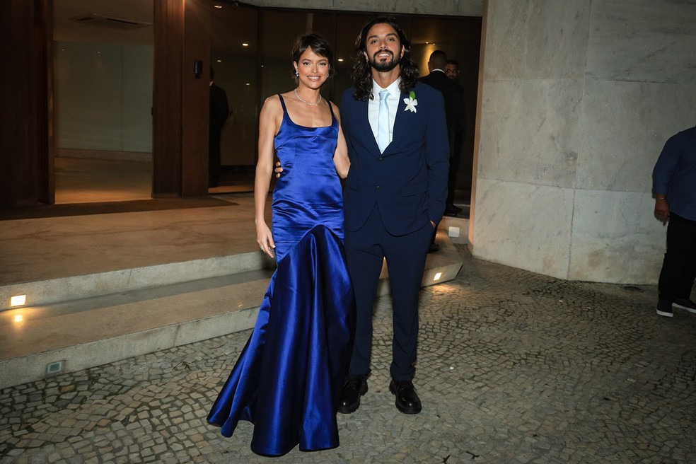 Agatha Moreira e Rodrigo Simas — Foto: Anderson Borde e Victor Chapetta/AgNews
