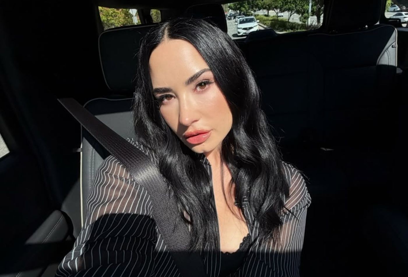 Demi Lovato é hospitalizada após possível reação alérgica; saiba detalhes
