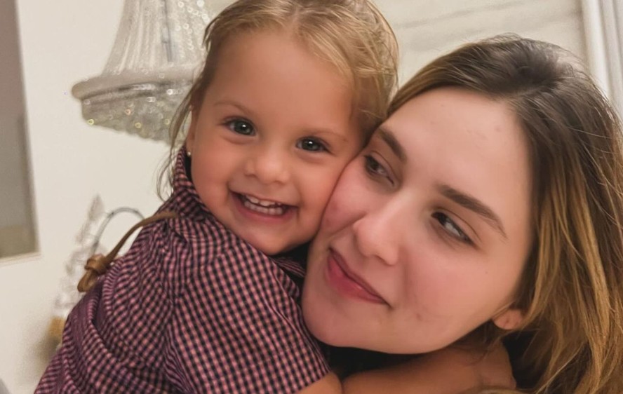 Virginia Fonseca expõe trechos da sessão de terapia de Maria Flor e web  reage: 'Que triste'