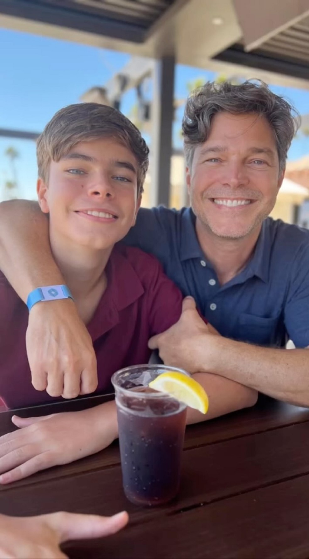 Erik Marmo e o filho mais velho, Daniel — Foto: Reprodução/Instagram