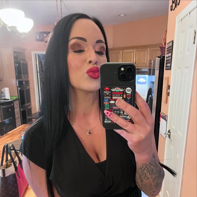 Ex-fisiculturista e influencer Christina Bitner morre 3 dias após fazer ...