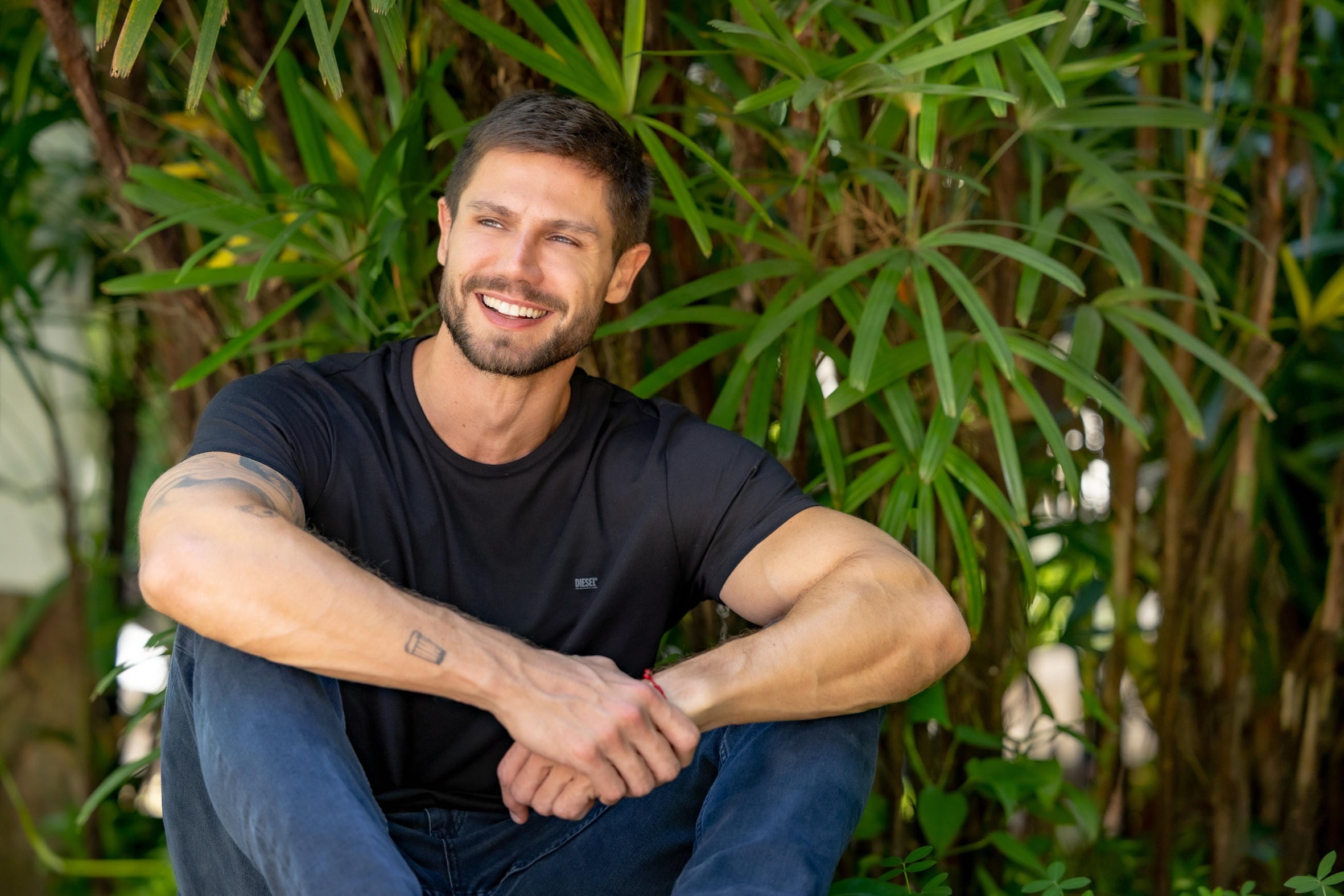 Jonas Sulzbach se diz feliz por superar imagem atrelada a vídeo íntimo ...