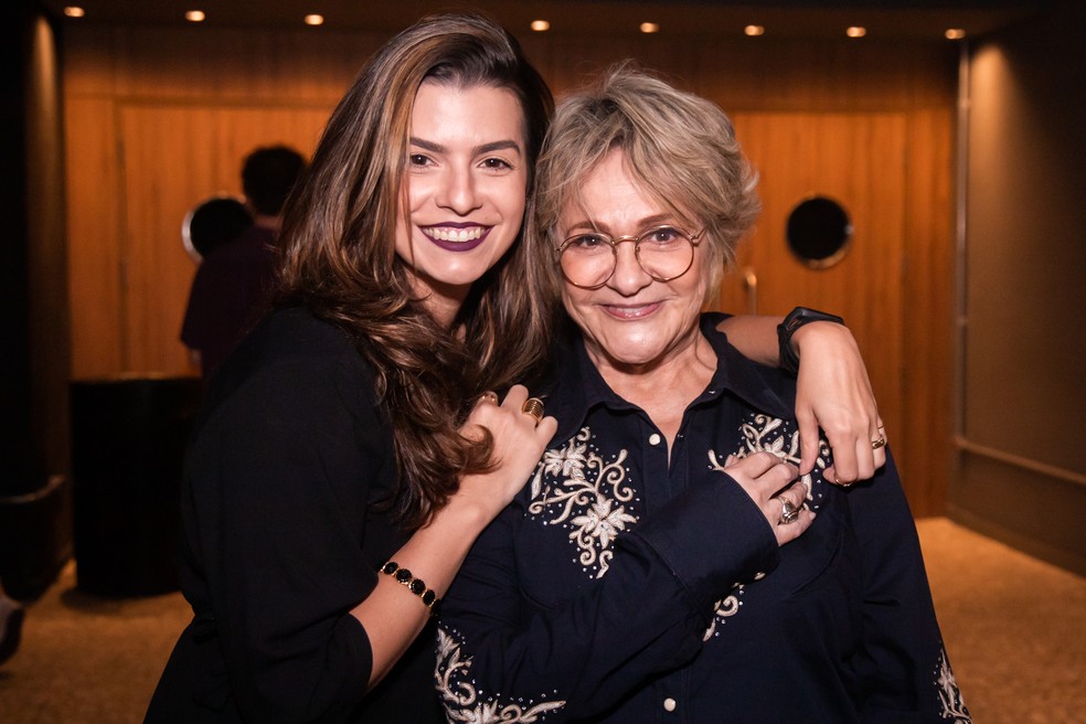 Fafy Siqueira e a mulher, Fernanda — Foto: Brazil News