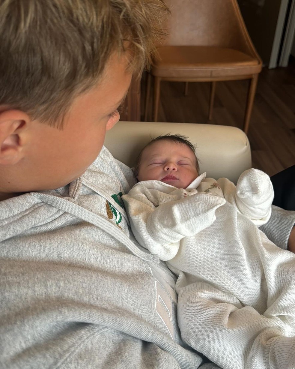 Helena,  filha de Neymar, com Davi Lucca — Foto: Reprodução/Instagram