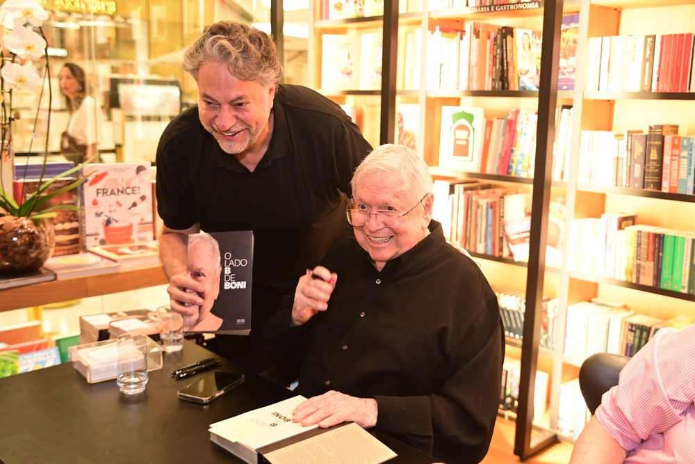 Boni reúne timaço de famosos em lançamento de livro