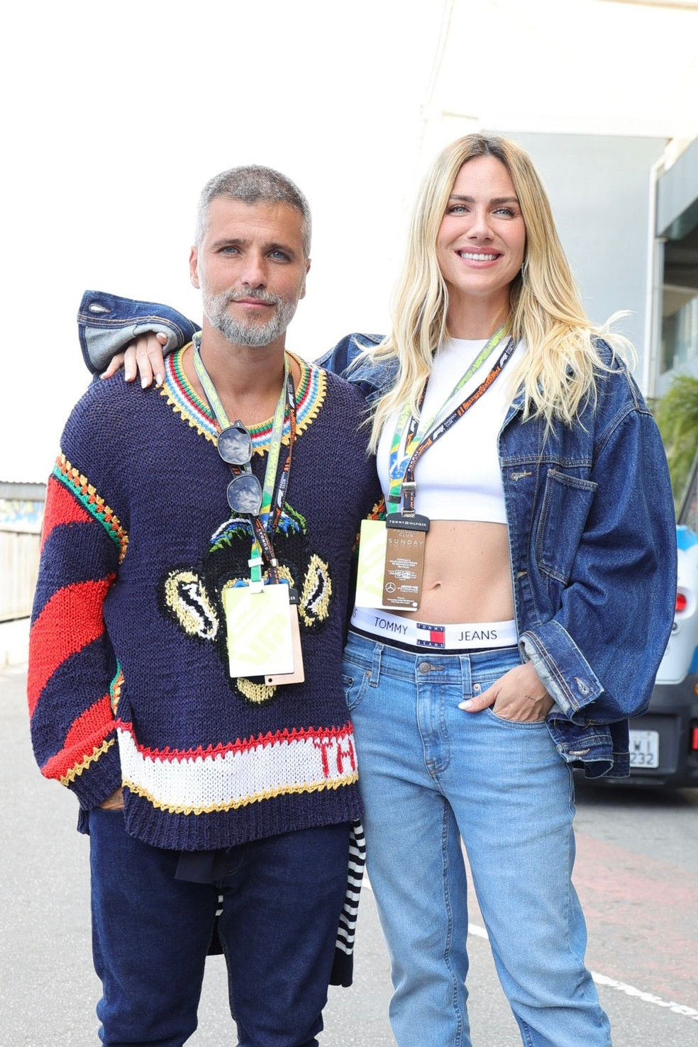 Bruno Gagliasso e Giovanna Ewbank no GP de F&oacute;rmula 1, em S&atilde;o Paulo &mdash; Foto: Rafael Cusato/Quem