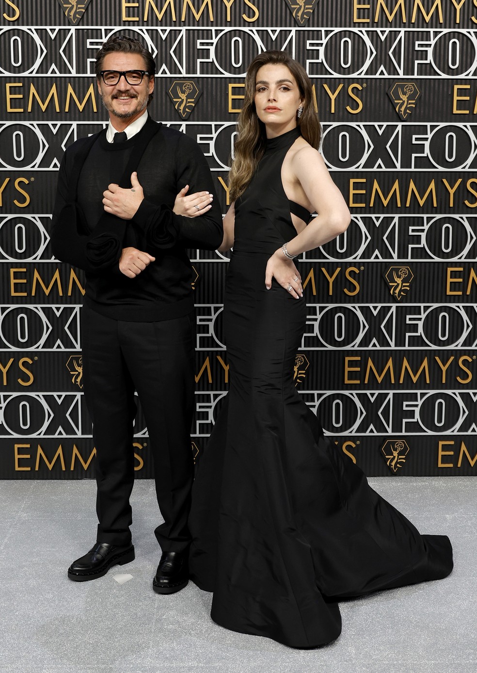 Pedro Pascal e sua irmã Lux Pascal — Foto: Getty Images